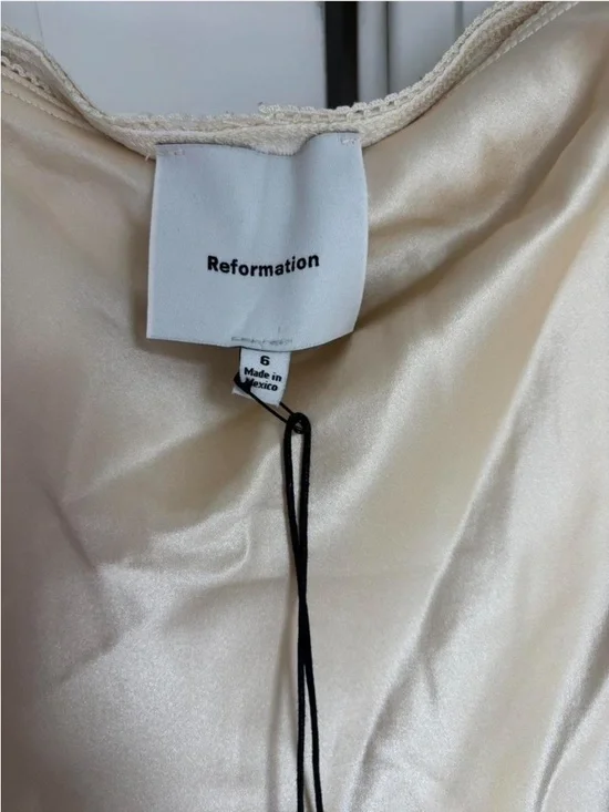 Reformation Layla silk skirt in color sugar - Picture 5 of 7